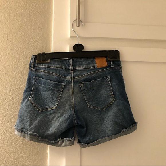 Dylan & George cutoff denim shorts, size 25 - Picture 5 of 6
